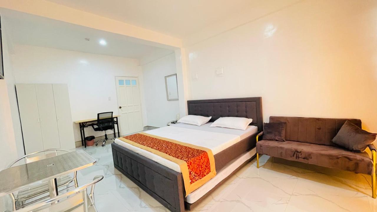 Legends Hotel & Restaurant - Lemery And Taal Esterno foto