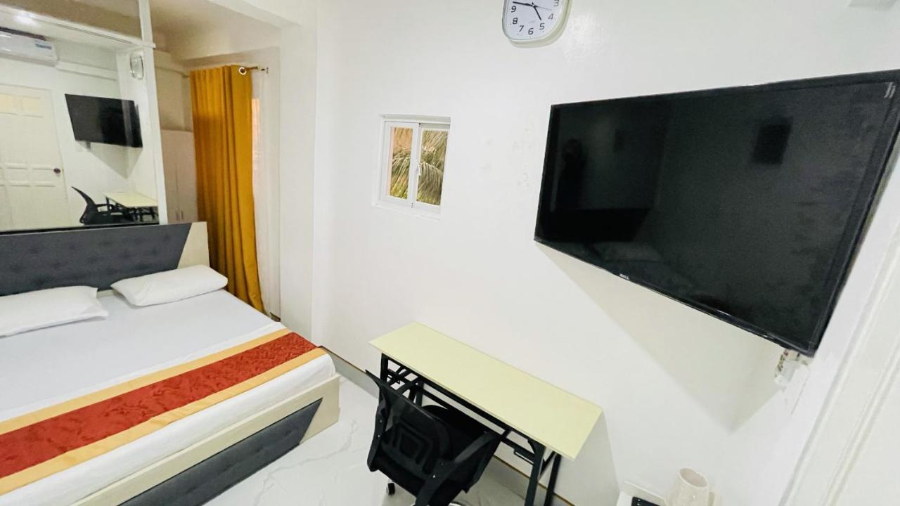 Legends Hotel & Restaurant - Lemery And Taal Esterno foto