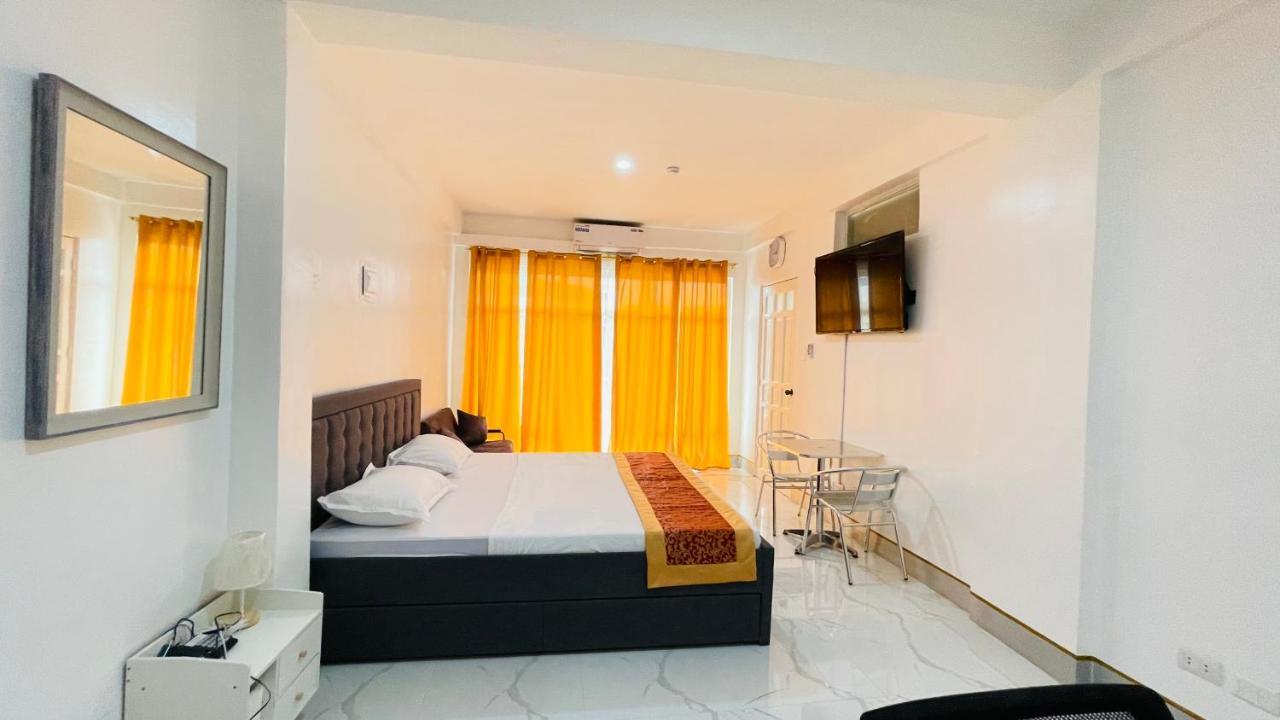 Legends Hotel & Restaurant - Lemery And Taal Esterno foto