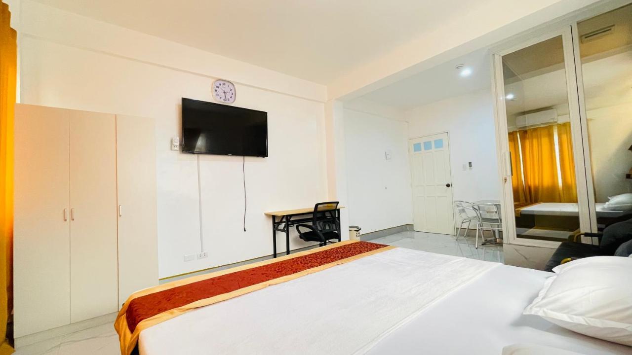 Legends Hotel & Restaurant - Lemery And Taal Esterno foto