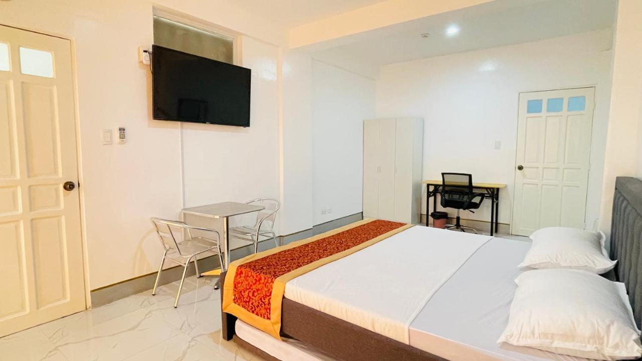 Legends Hotel & Restaurant - Lemery And Taal Esterno foto