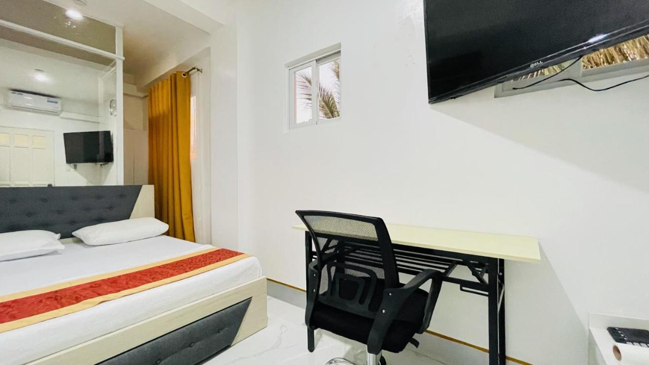 Legends Hotel & Restaurant - Lemery And Taal Esterno foto