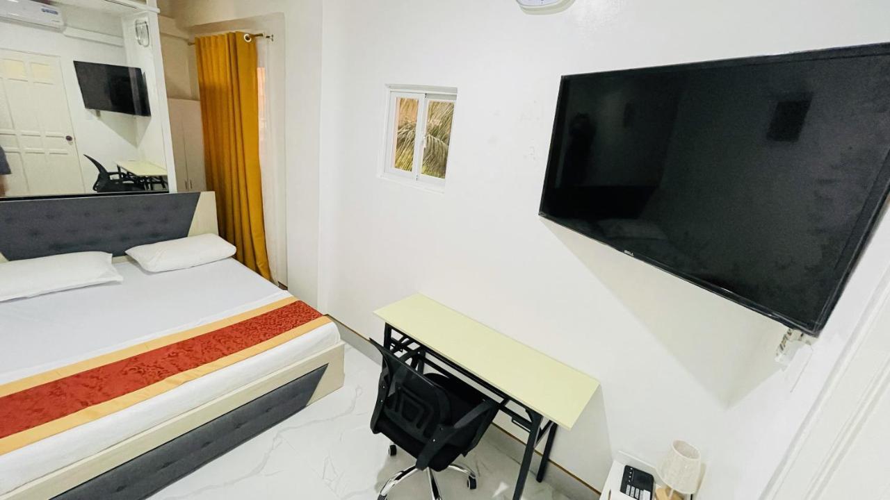 Legends Hotel & Restaurant - Lemery And Taal Esterno foto