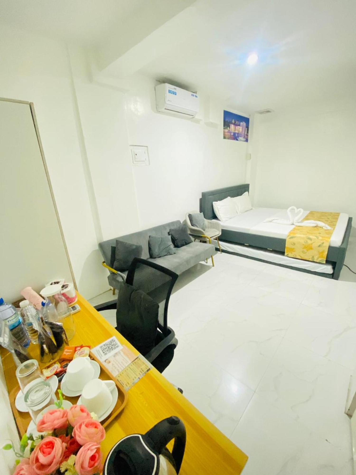Legends Hotel & Restaurant - Lemery And Taal Esterno foto